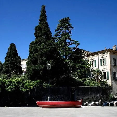 Toscolano-maderno Sleeps 8 * Toscolano Maderno