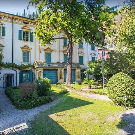 Toscolano-maderno Sleeps 8 *
