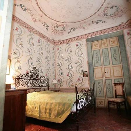 Toscolano-maderno Sleeps 8 Toscolano Maderno