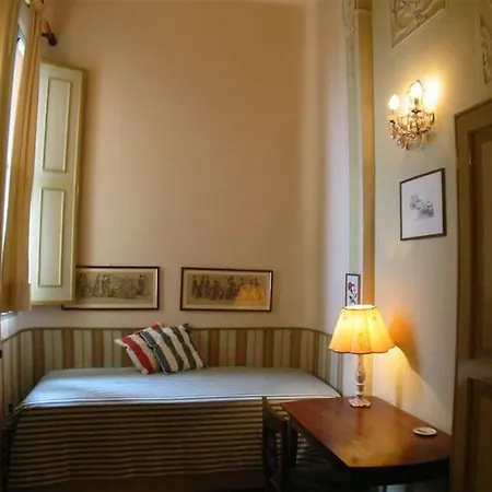 Lejlighed Toscolano-maderno Sleeps 8 *